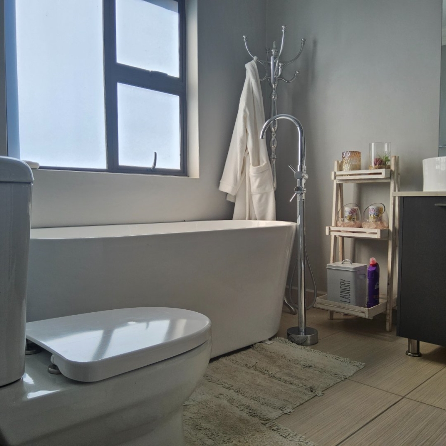 4 Bedroom Property for Sale in Wild Olive Estate Free State